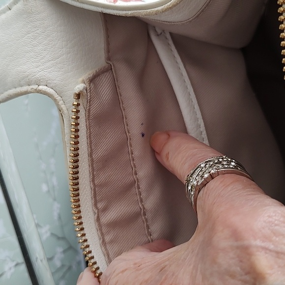 Lauren Conrad Flowered Crossbody - Picture 7 of 8